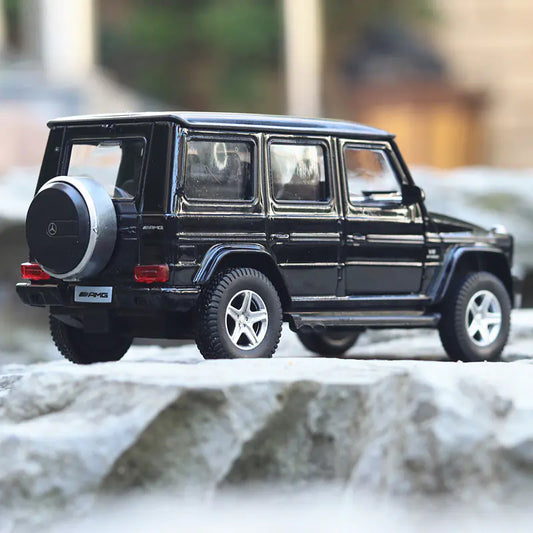 Modelo de Coche de Aleación Mercedes G63 Negro Mate en Caja